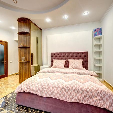 Світло! Vip Apartment In The Druzhby Narodiv Metro Station Kiev Dış mekan fotoğraf
