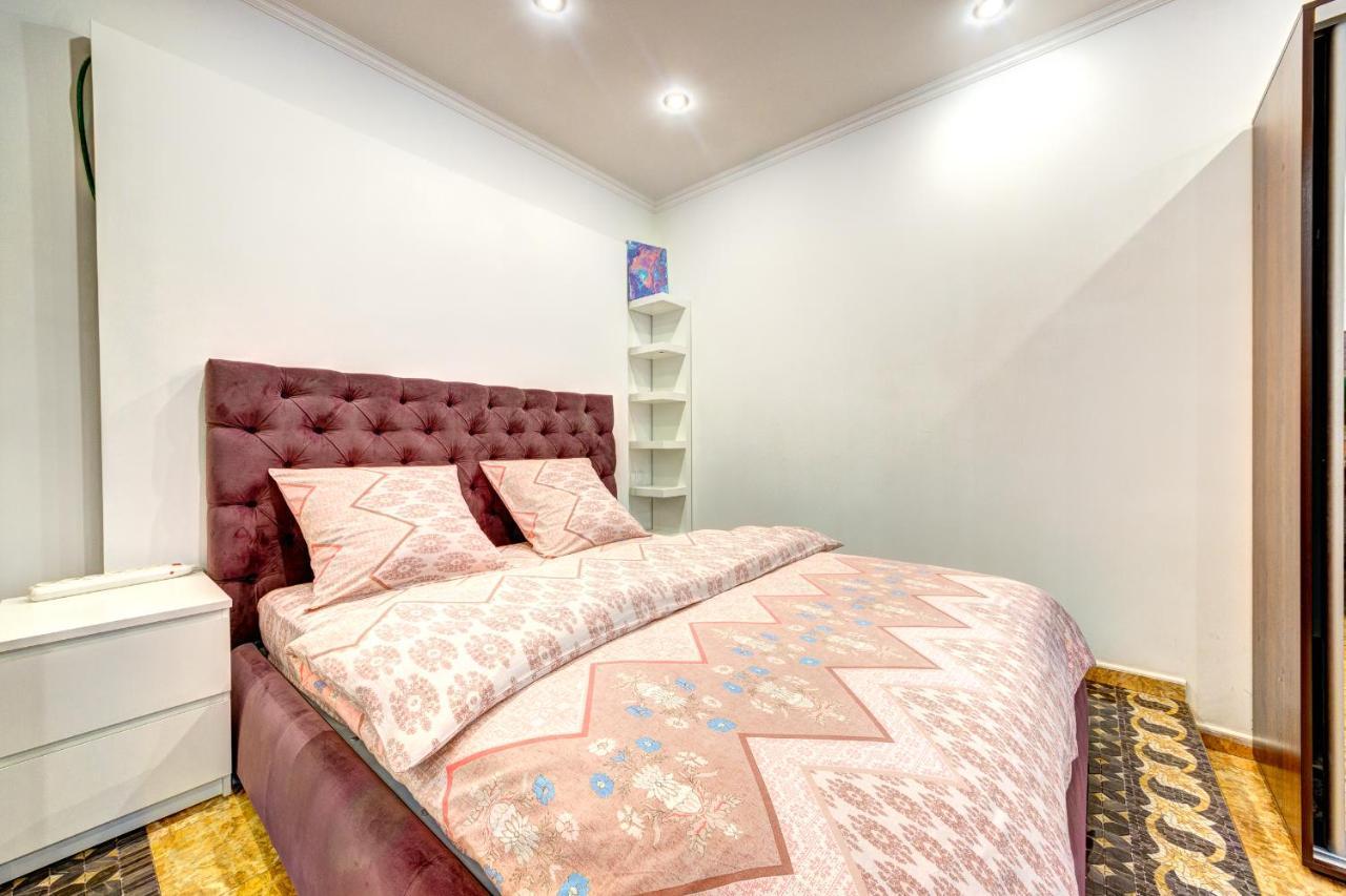 Світло! Vip Apartment In The Druzhby Narodiv Metro Station Kiev Dış mekan fotoğraf