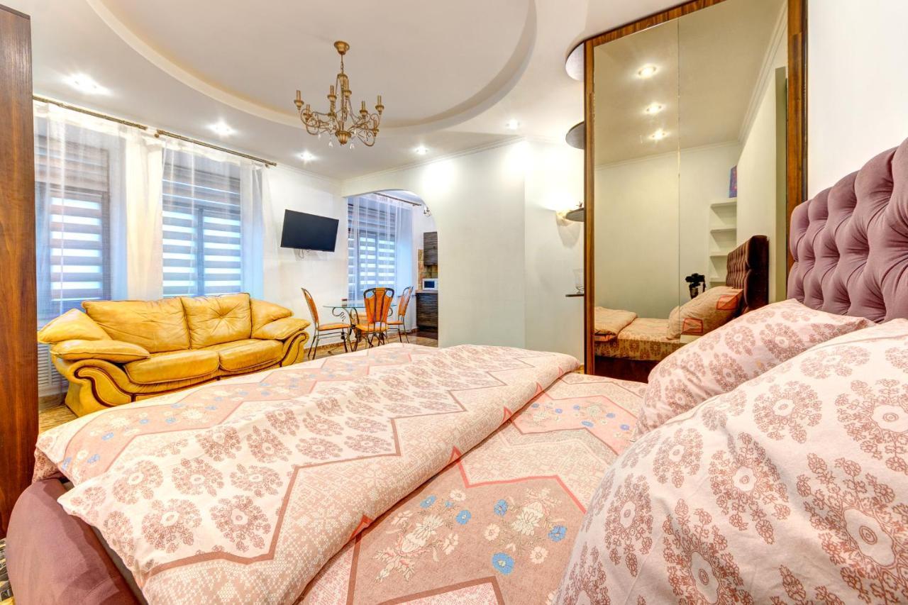 Світло! Vip Apartment In The Druzhby Narodiv Metro Station Kiev Dış mekan fotoğraf