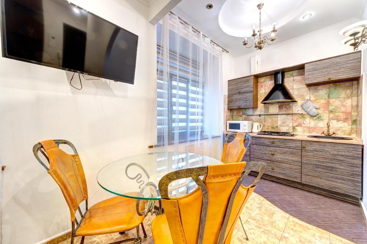 Світло! Vip Apartment In The Druzhby Narodiv Metro Station Kiev Dış mekan fotoğraf