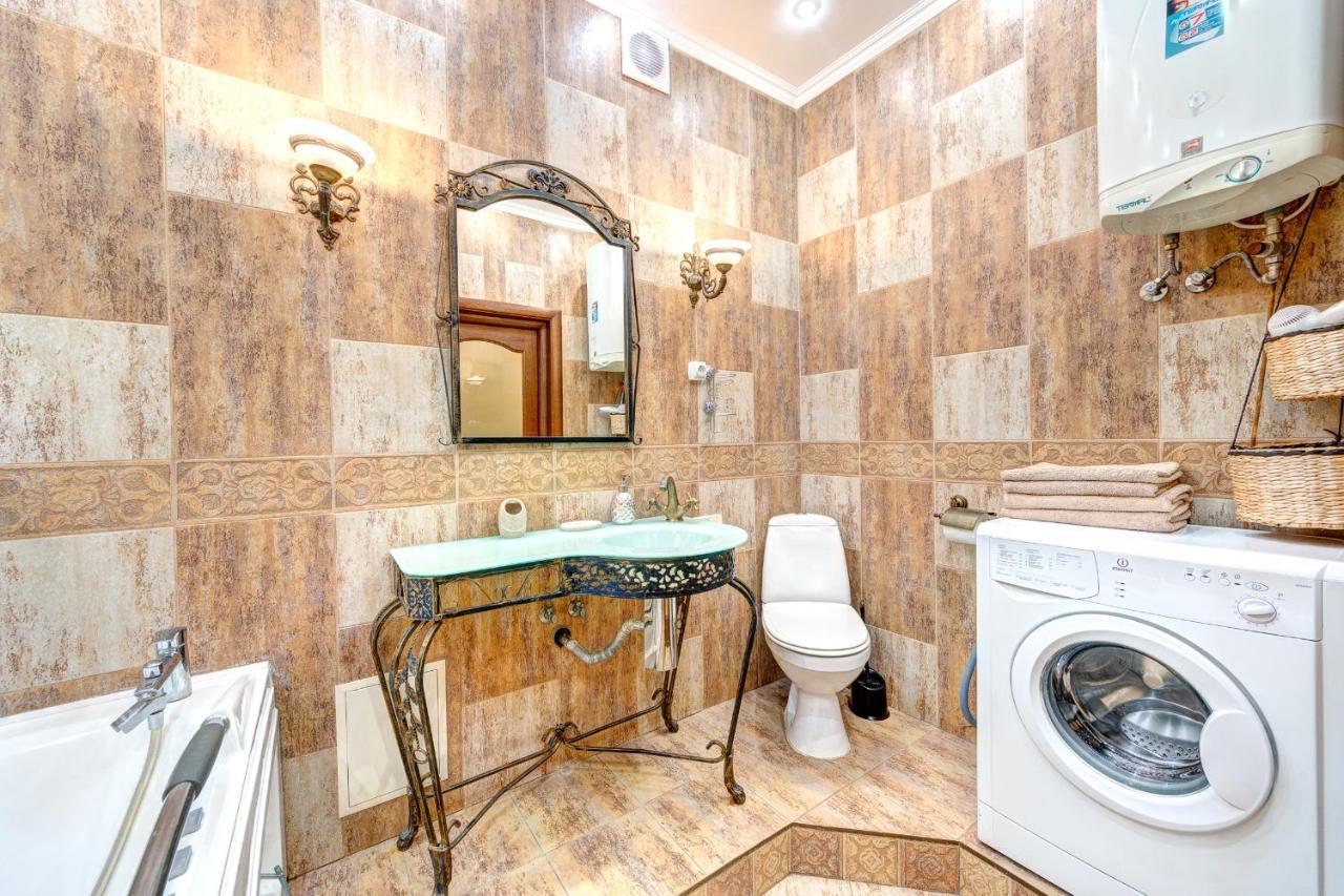 Світло! Vip Apartment In The Druzhby Narodiv Metro Station Kiev Dış mekan fotoğraf